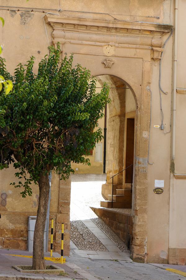 Il Cortile Del Marchese Beccadelli Bed & Breakfast Sambuca di Sicilia Bagian luar foto