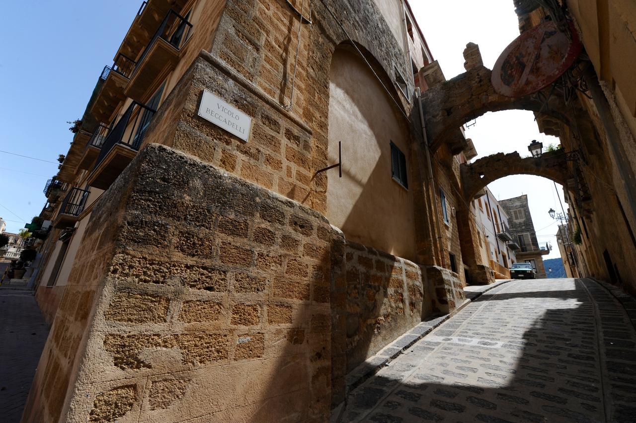 Il Cortile Del Marchese Beccadelli Bed & Breakfast Sambuca di Sicilia Bagian luar foto